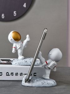 Objets décoratifs Figurines Bureau Décoration de bureau Astronautes de style nordique Support de support de téléphone portable Spaceman Support Jouets Boyfriend Gift 230105