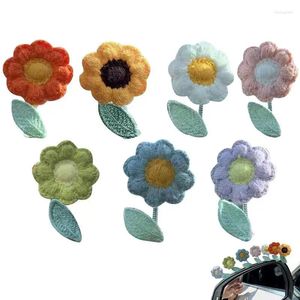 Platos decorativos Decoraciones del tablero de tablero Crochet Flower Bobbleheads para Auto Swaying Plant Vehicle Decoración Mujeres atractivas