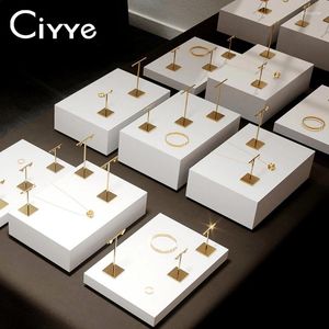 Platos decorativos Ciyye Metal Jewelry Display Props Pendiendo Pendientes Aretes Pendientes de almacenamiento Bandeja de joyería Bandeja