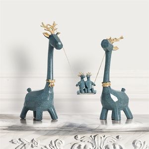 Figuras coleccionables talladas a mano de la familia de los ciervos adornos de animales lindos modernos de resina en miniatura para decoraciones de oficina en casa 220617