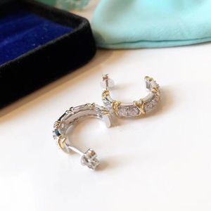 boucles d'oreilles de luxe délicates boucles d'oreilles de créateur pour femme avec des bijoux en diamant complet pour les femmes Deux couleurs mélangées et croisées Cadeau de Noël Saint Valentin Livraison gratuite