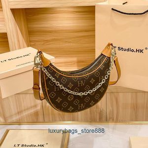 Design Bag Online Export Clearance Wholesale Hong Kong Old Flower Underarm Digned Small Single-should Cross-body Portable Crcent Chain Women's 2023 New
