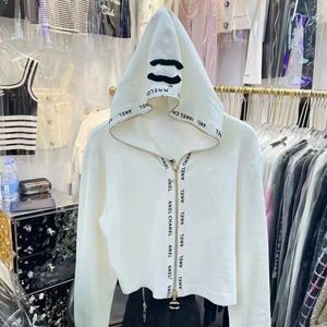 Diseñador 2023 nueva ropa de otoño pequeño fragante negro tejido mujer Top coreano suave suéter abrigo cárdigan