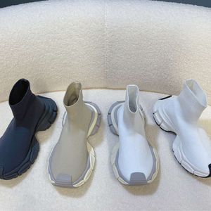 Diseñador 3XL Calcetines Zapatillas de deporte Botas de punto Zapatos de corredor ocasionales Mujeres Hombres Plataforma Zapatilla de deporte Estiramiento Negro Blanco Zapatillas de deporte Zapatos deportivos con caja NO467