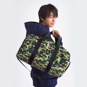 Designer Ape Bag Bapessta Nouvelle Armée Japonaise Vert Camo Super Grande Capacité Sac De Voyage Étanche Fitness Voyage Multi Fonctionnel Cylindre Sac Requin