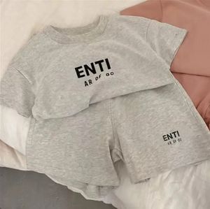 Designer bébé enfants vêtements garçons filles vêtements ensembles été luxe t-shirts et shorts survêtement enfants tenues chemises à manches courtes pantalons enfants vêtements mignons aaa