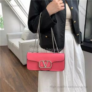 Bolso de diseñador Bolso de mano Bolso de mujer 2023 Primavera Nuevo Elegante Bolso cuadrado pequeño Fresco y dulce Viento pequeño Cadena de un hombro Bolso de mujer 75% Outlet barato al por mayor ZHVU