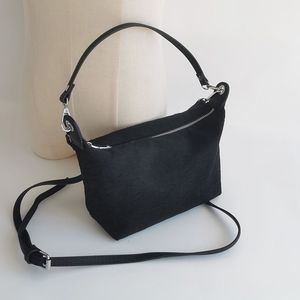 Sac de créateur Femme Sac de messager Sac à main de haute qualité Sac à bandoulière avec sacs à bancs Remarque: Le matériel de ce sac est argent mais la fermeture éclair est or, édition spéciale