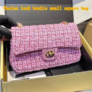 2024 CC Nouveau sac de créateur Sac à bandoulière de luxe Sac à bandoulière pour femme Sac à rabat classique Chaîne légère 25CM 30 styles Boucle de verrouillage en laine petit sac carré style paresseux