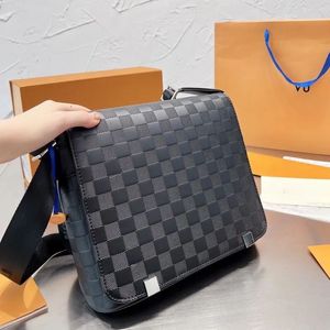 Bolsos de diseñador Hombres y mujeres Diseñador Bolsa de mensajero Clásico Magnético Cerrado Recubierto Lienzo Bolsos de hombro de cuero Bolso cruzado Qoosj