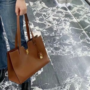 Paquete de bolsos de diseñador 2023 Nuevos bolsos de mano Mochila de hombro Bolso de un hombro Tendencia de moda Bolso de mujer de cuero genuino