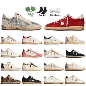 Zapatos casuales de baloncesto de diseñador Inserciones de gamuza gris hielo con purpurina plateada Bola de lujo Estrella Nunca dejes de soñar Vintage Italia Marca Zapatillas de deporte de cuero de gamuza