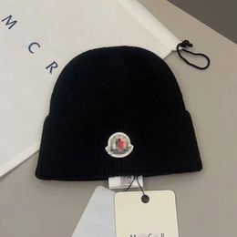 Chapeau de bonnet de designer Chapeaux tricotés de luxe Casquette d'hiver Casquette de laine pour femmes Lettre CL Automne / Hiver Marque de mode Hip Hop Chapeau pour hommes épaissi