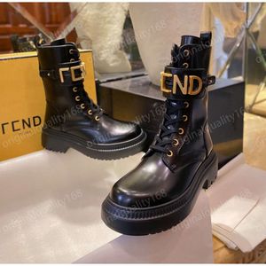 Designer preto grande logotipo de metal martens botas estilo locomotiva luxo mulher homem sapato de couro dourado metal f letra moda verão sapato bezerro qualidade original