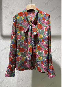 Blusas de diseñador Streamer frontal Arco Diseño con cordones Camisas de moda con cuello en V Diseño con estampado floral Temperamento Joker Blusas Camisa Mujer Tallas grandes 1970