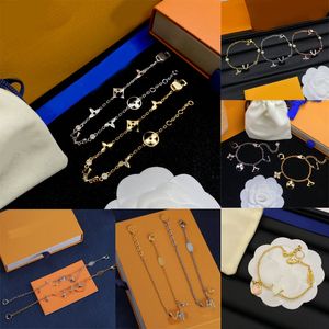 Bracelets de créateurs de luxe pour femme classique Crystal Clover Flover Star Letter Bracelet Chain Chain Bracelet 18K Gold 925 Silver plaqué Bangle fête de mode