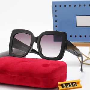 Diseñador de la marca Moda Gafas de sol Mujeres Anti-UV Lentes polarizadas Tonos Hombres Unisex Vintage Conducción Viajes Playa Moda Calle Brillo moderno al aire libre Gafas de sol
