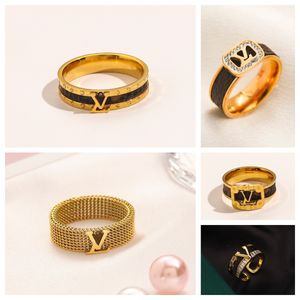 Bagues de marque de marque de marque pour femmes, bague de créateur plaquée or 18 carats, fournitures de bijoux de mariage, marque de luxe spéciale en gros