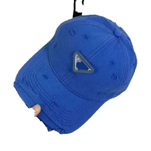 Designer Caps Couple Style Étiquette latérale Couleur Bonbon Courbé Eaves Baseball Parasol Crème Solaire Langue De Canard En Plein Air Équitation Sun Bowl Ball Hat 13SL3L