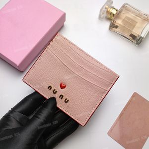 Designer Card Pack Porte-cartes pour femmes Coeur rouge Sacs à main portefeuilles Luxurys Vintage Wallet Porte-monnaie en cuir Porte-monnaie avec boîte