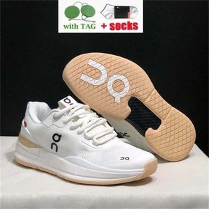 Diseñador Zapatos casuales en la nube Zapatos de entrenamiento para correr Profesión Cloudsal Ultra ligero Transpirable Amortiguador Deportes Hombres y mujeres Zapatos deportivos al aire libre Tenni