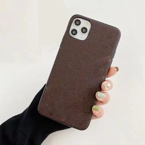 Étuis de téléphone portable de designer pour Apple iPhone 15 14 13 12 Pro Max XR XS 7 8 Plus Luxury Pu Leather Floral Grid Print TPU Mobile Back Cover Shell Fundas Brown Small Flower