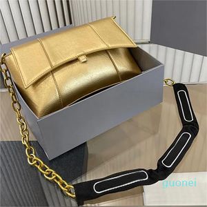 Designer-Chain Crossbody Bag Sablier Sac à main Sac à main Rabat Sacs à bandoulière Mode Lettre Fermoir magnétique Intérieur Poche zippée