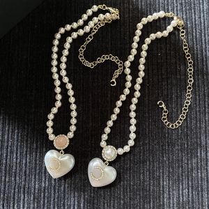 Collar de cadena de diseñador Collares de cuentas Collares de perlas Moda salvaje Collar de mujer Suministro de joyería