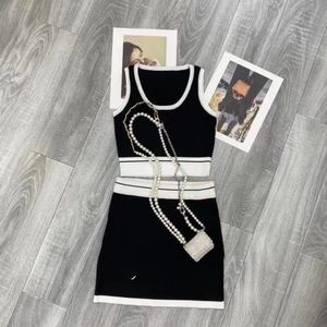 Ropa de diseñador chaleco de mujer top chalecos de diseñador Conjunto de dos piezas chalecos de mujer Suéteres chalecos de cuello redondo chalecos sin mangas traje de punto de diseñador de talla única