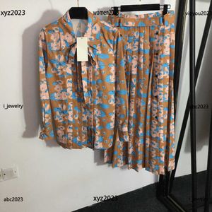 vêtements de créateurs femmes Robe mode Robe deux pièces Taille S-XL Noeud papillon led chemise à manches longues et jupe plissée imprimée lotus June17