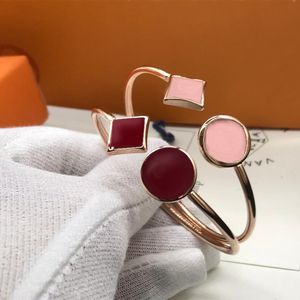 Pulsera de trébol de diseñador Pulseras de brazalete para mujer Brazalete de lujo con cerradura Pulsera de uñas con diamantes Moda Joyería de diseñador unisex para todas las ocasiones