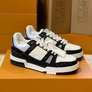 Diseñador de zapatos casuales de piel de vaca para hombres y mujeres nueva pareja TPU amantes de la suela exterior impresión de letras bordado moda Joker personalidad copia legal entrenador zapatillas de deporte RG2