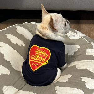 Ropa de diseñador para perros Ropa de verano para perros con letras clásicas Camisas de algodón para perros Patrón de corazones Camisetas frescas para mascotas Traje transpirable para perros Sudadera suave para cachorros XXL A744