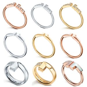 Diseñador Doble T Clásico Anillos de boda de lujo para mujeres Hombres Proceso fino Anillo de plata de ley 925 con diamantes Accesorios de moda Joyería al por mayor