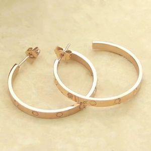 Pendientes de diseño para mujeres 2024 Pendientes de tornillo de amor Aros de moda Hombres Pendientes de lujo Chapado en oro Aniversario Regalo del día de San Valentín ZL167 F4