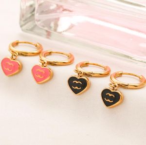 Pendientes de diseñador Stud Gold Fothed de acero inoxidable Letras de la marca de moda Joya Famosa Mujeres Regalo de amor de boda