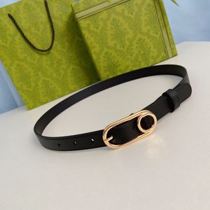 Ceinture de mode de créateur pour dames fine avec une boucle ovale dorée mini ronde entrelacée en cuir véritable rose boîte de 20 mm MCOU