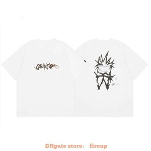 Diseñador Ropa de moda Camisetas para hombre Camiseta Travi Scotts Cactus Jack Blackout Dibujos animados Graffiti Desfile que rodea a los hombres Camisetas de manga corta para mujeres