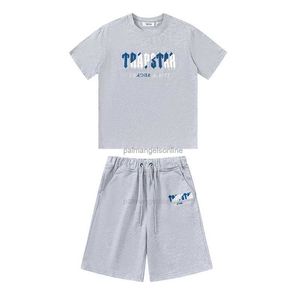 Diseñador de ropa de moda Camisetas Camiseta Trapstar American Trendy Brand Trapstar Azul Blanco Toalla Bordado Suelto Relajado Hombres Pantalones cortos de mujerStreetwear Tops