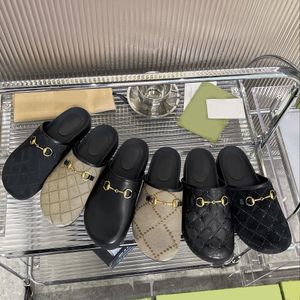 Diseñador Fashion Slippers para hombres Mujeres de verano Sandalias Sandalias de cuero zapatillas Pop Poaffers lienzo zapatos planos de cuero de goma talla36-47