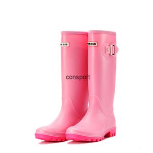Botas de lluvia antideslizantes de diseñador para mujer, botas de agua hasta la rodilla, botas de goma de tubo largo impermeables, zapatos de lluvia de tubo alto para mujer 220622