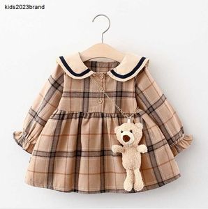 Vestido de niña de diseñador, vestido bonito de princesa para bebé, vestidos de otoño de manga larga a cuadros para niños con osito, faldas informales para niños