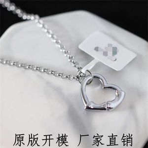 joyería de diseñador pulsera collar anillo en forma de corazón hembra Japón Sur ins cadena de clavícula simple mejor amigo del compañero de clase pequeño regalo Colgante