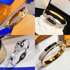 Joya de diseñador Pulsera de lujo Crystal Bangle Men Brand Women Women Wide Wide Munda de oro Estampado de oro estampado de acero inoxidable de acero inoxidable