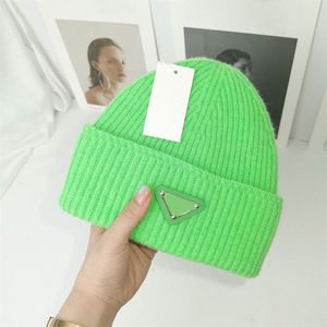 Diseñador Knit Woolen Cuffed Beanie Skull Caps and Hats para hombre Mujer Unisex Moda Lujo Invierno Primavera Otoño Otoño Bonnets Casual Solid Dome Beanies Neon Green