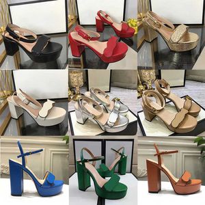 Designer Cuir Lock IT Sandal Femmes Plate-forme Sandales De Luxe Talons Hauts En Cuir Stratifié Métallisé Moyen Talon Haut Sandale D'été Robe De Mariée Chaussures Avec Boîte NO261