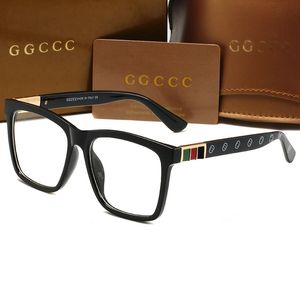 Designer Luxury Fashion Designer Square Frame GGities Lunettes de soleil Femmes Hommes Femmes GGities Lunettes de soleil UV400 Lens Unisex Driving Gradient Lens 8082