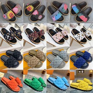 Diseñador de lujo Sandalias Zapatillas Mujer Hombre Zapatillas Pan Zapatillas Sandalias Marca Zapatillas Monopatín Zapatillas Zapatos de cuero Deslizamiento plano en zapatos casuales Botas