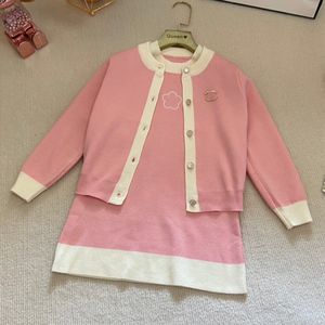 Diseñador Suéteres de lujo Niñas Fiesta Jersey Vestido Niños Otoño Invierno Cardigan Suéter Bebé Suéter de punto Manga larga Ropa de abrigo Conjunto esskids CXD2310312