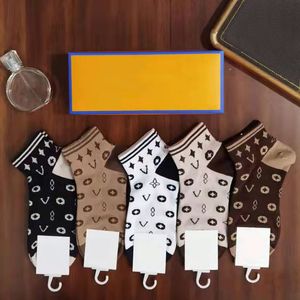 Calcetines de diseñador para hombres y mujeres Cinco pares de calcetines deportivos de lujo con estampado de letras Algodón bordado para hombres y mujeres con cajas